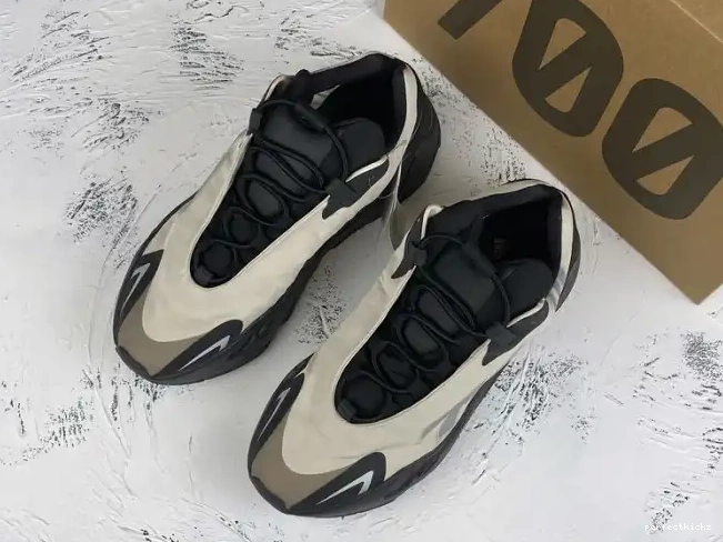 Yeezy 700 Adidas Bone MNVN Boost FY3729 0518